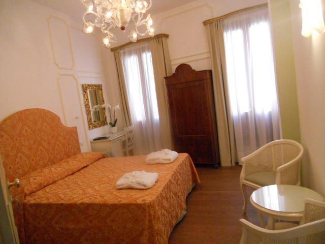 Hotel Ca' Dei Polo Venecia Habitación foto